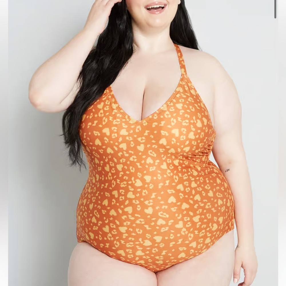 ModCloth peggy heart print vneck one piece swimsuit size xL  beach vocation